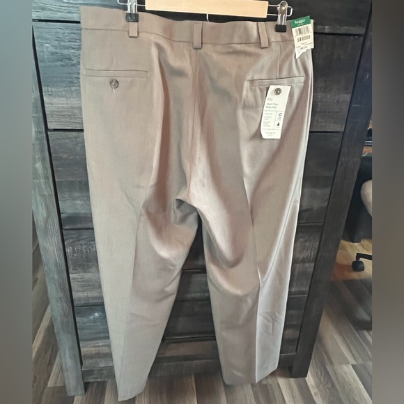NWT@$70! HAGGAR! Taupe E-CLO SMART FIBER, CREASED/CUFF PANTS! SZ 38Wx29L - Picture 9 of 9
